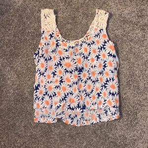 Daisy tank top size small